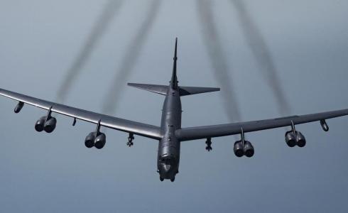 القاذفات الأمريكية "B52"