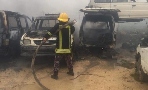 حريق داخل أحد مشاطب السيارات بالضفة