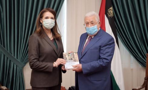 الرئيس عباس يستقبل رئيس الجهاز المركزي للإحصاء الفلسطيني علا عوض