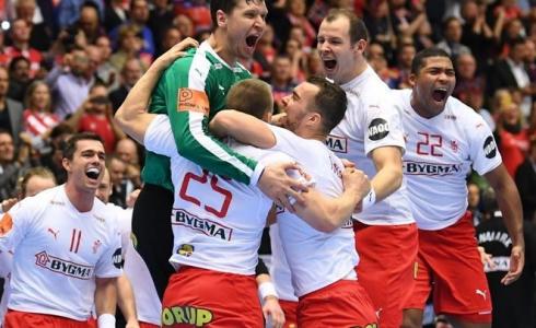 الدنمارك احتفظ بلقبه للمرة الثانية على التوالي