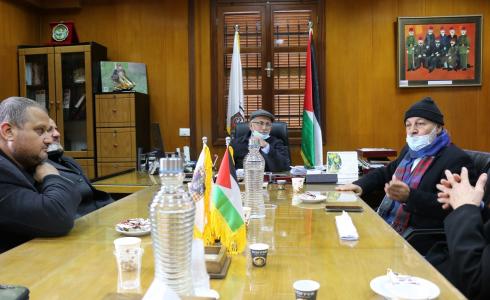 النائب الغول يلتقي رئيس بلدية غزة السراج