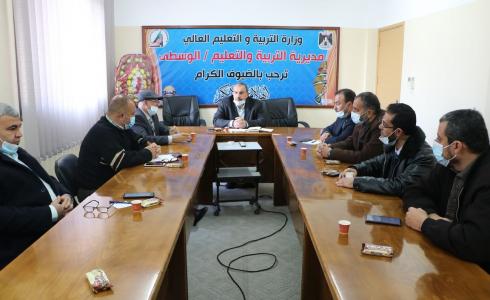 تربية الوسطى تجتمع بالأقسام الفنية بالمديرية