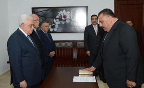 محافظ شمال غزة صلاح أبو وردة يؤدي اليمين أمام الرئيس محمود عباس - ارشيف