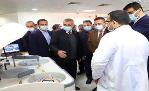 عوض يتفقد سير العمل في مستشفى شهداء الأقصى ومجمع ناصر الطبي