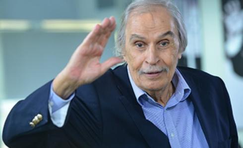 وفاة الفنان عزت العلايلي