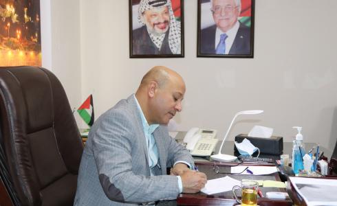 أحمد ابو هولي عضو اللجنة التنفيذية لمنظمة التحرير