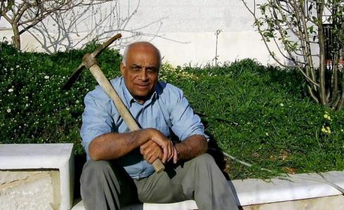 وفاة عبد الستار قاسم أستاذ العلوم السياسية في جامعة النجاح