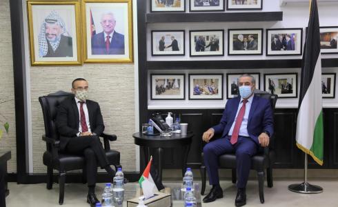 الشيخ يبحث مع القنصل الإيطالي العام آخر المستجدات السياسية 