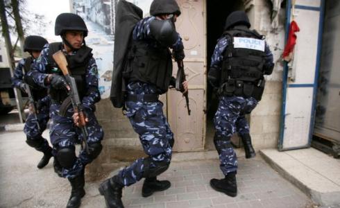 الشرطة الفلسطينية في تأدية مهامها