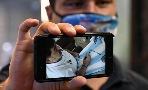 الأسطورة الارجنتينية مارادونا