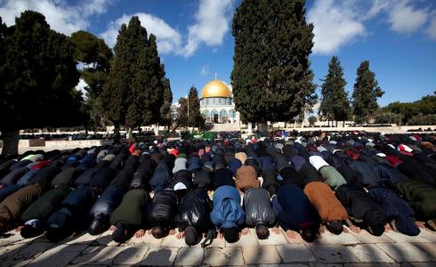 30 ألف مواطن يؤدون صلاة الجمعة في رحاب المسجد الأقصى