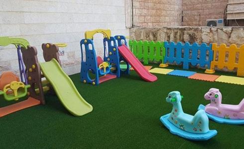 اغلاق الحضانات في الضفة