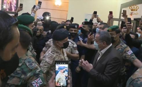 من وصول ملك الأردن إلى مستشفى السلط