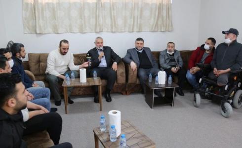 هنية يزور جرحى غزة في المشافي التركية