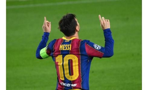 ليونيل ميسي انتهى عقده مع برشلونة