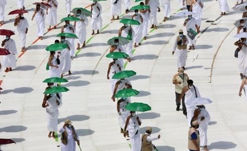 معتمرون