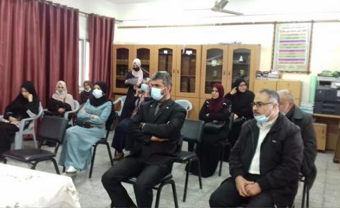 أثناء مناقشة المستجدات العلمية التعليمية مع أولياء الأمور في مدرسة سكينة الثانوية