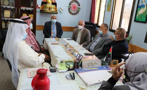وفد من تربية الوسطى والصحة ومجلس أولياء الأمور يقوم بجولة تفقدية على المدارس