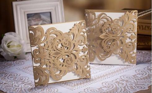 محافظ طولكرم يحظر طباعة بطاقات الدعوة للزفاف أو الافراح