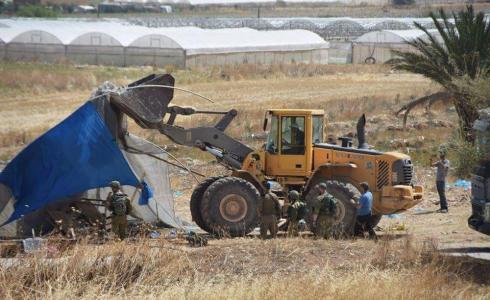 الاحتلال يخطر بهدم غرفة زراعية في بيت لحم