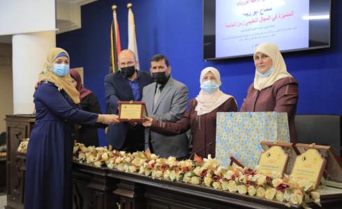 المرشدة التربوية بمدرسة العروبة الثانوية للبنات بمديرية التربية والتعليم بالوسطى سماح أبو زينة