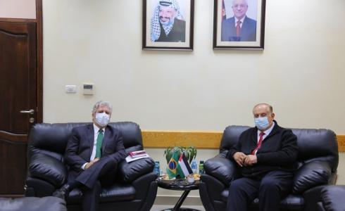 الوزير محمود أبو مويس والسفير البرازيلي