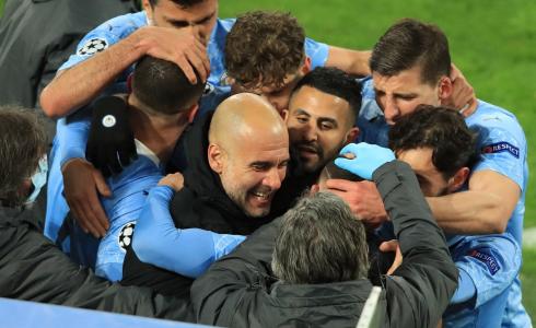 احتفال لاعبي مانشستر سيتي