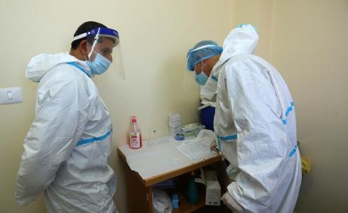 الطواقم الطبية خلال إجراء فحوصات كورونا