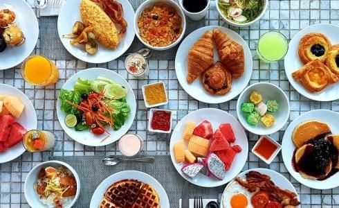 خبراء تغذية يحذرون من 4 أطعمة في وجبة الإفطار