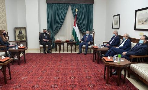 استقبال الرئيس عباس للقنصل البريطاني هول