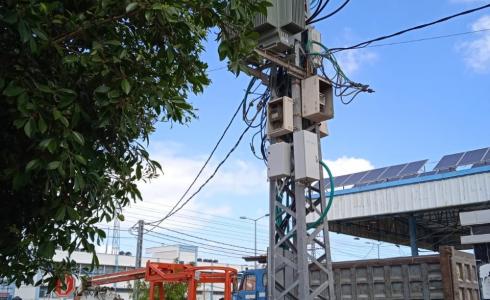 كهرباء غزة تنتهى من تركيب عدادات ذكية لمعظم اشتراكات الحي الذكي بالقرارة