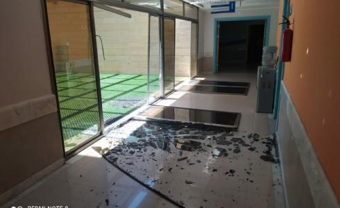 أضرار تلحق بمستشفى حمد بغزة نتيجة للقصف الاسرائيلي على محيطه