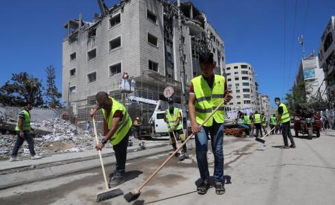 تنظيف شوارع غزة بعد العدوان الاسرائيلي الأخير