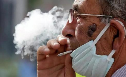 عادة التدخين - تعبيرية