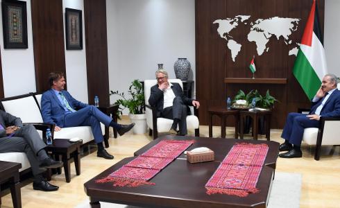 لقاء رئيس الوزراء الفلسطيني مع عدد من الشخصيات الأممية بشأن إعمار غزة