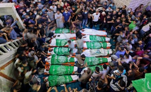 آلاف المواطنين يشيعون جثامين عدد من قادة "القسام" في غزة