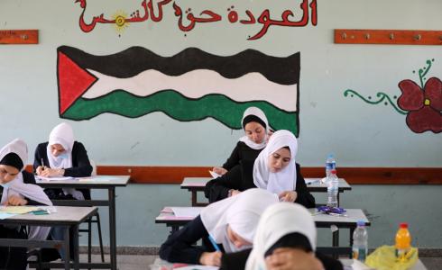 صورة لطلبة الثانوية العامة أثناء تقديم مبحث اللغة العربية