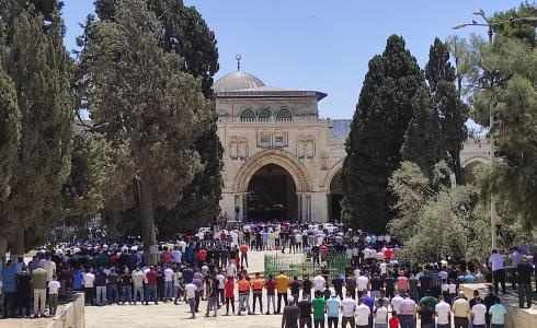 أداء صلاة الجمعة في المسجد الأقصى