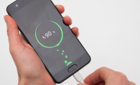 هاتف محمول .. صورة تعبيرية