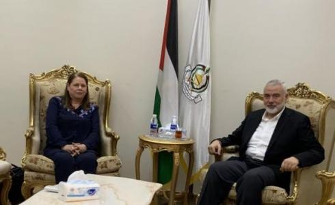 لقاء اسماعيل هنية مع زوجة مروان البرغوثي في القاهرة
