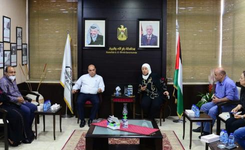 جانب من اجتماع محافظ رام الله والبيرة ليلى غنام عائلة الشهيد مهند الحلبي