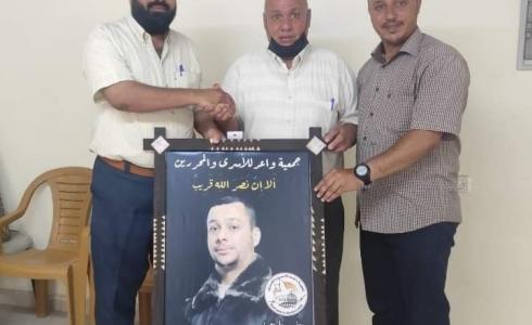 جمعية واعد للأسرى والمحررين تنظم زيارات لعوائل الأسرى بخانيونس