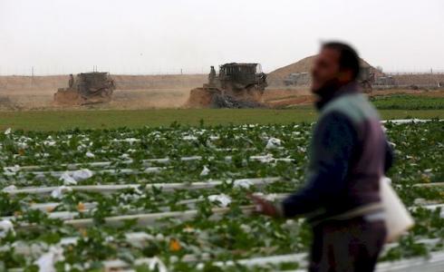مزارعون على حدود قطاع غزة - ارشيف
