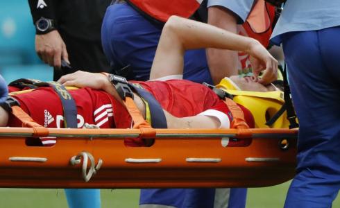 إصابة خطيرة جديدة في يورو 2020 بالعمود الفقري للاعب روسيا