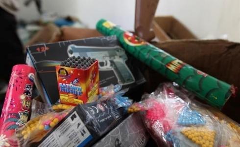 بعضاً من الألعاب النارية التي تم ضبطها