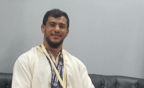 فتحي نورين المصارع الجزائري