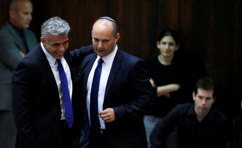 رئيس الوزراء الإسرائيلي نفتالي بينيت ووزير الخارجية يائير لابيد