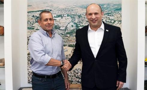 نفتالي بينت ورئيس الشاباك نداف ارغمان