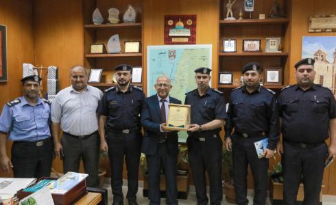 بلدية غزة تبحث مع شرطة محافظة غزة