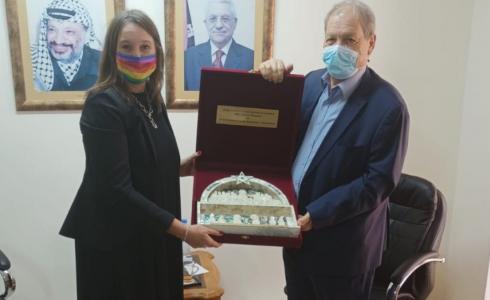 فتوح يكرم القنصل السويدي العام بمناسبة انتهاء مهامها